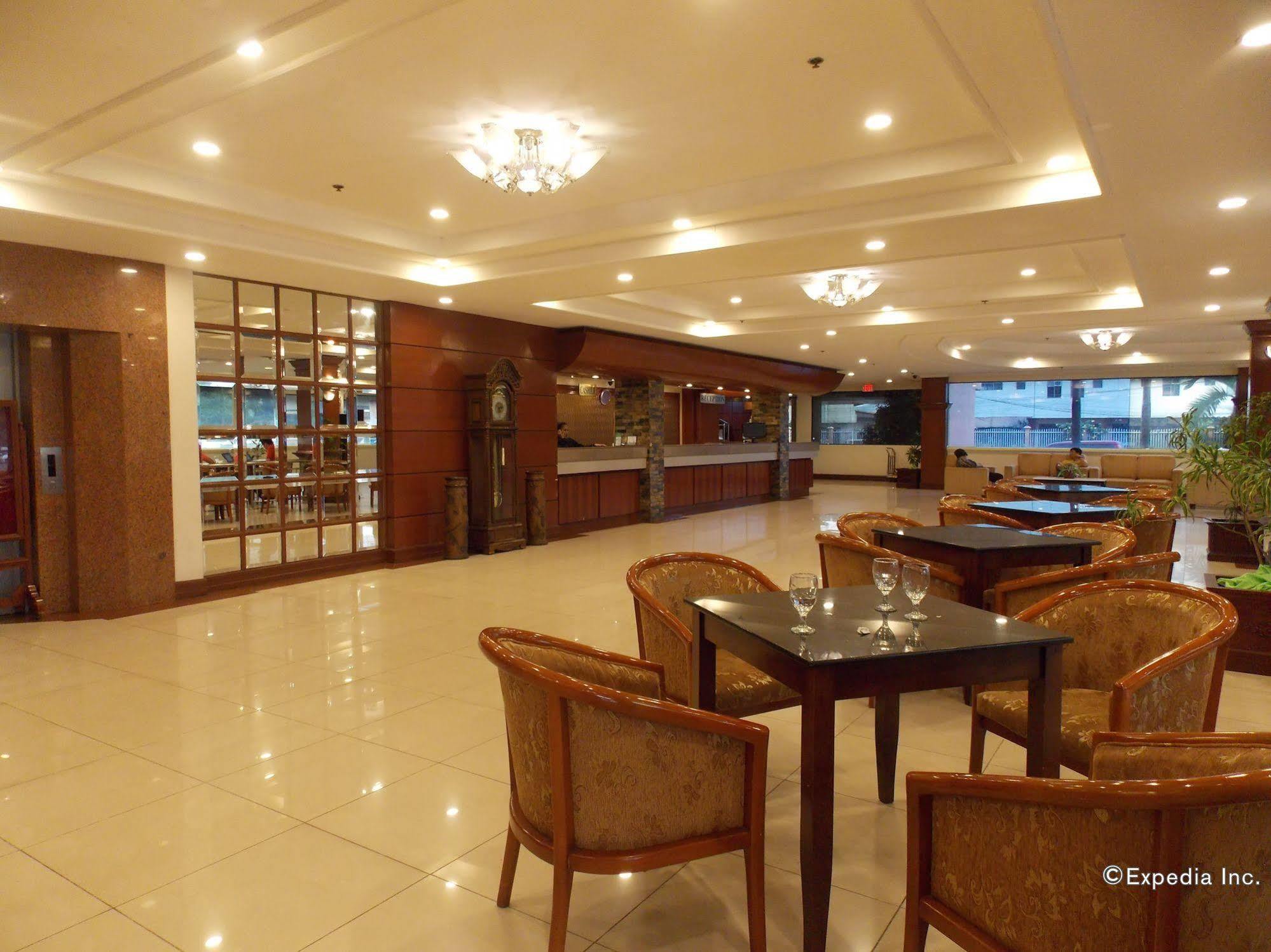 Grand Regal Hotel 바콜로드 외부 사진